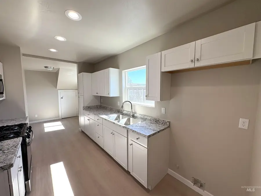 513 W Avenue B, Jerome, ID 83338 - #3