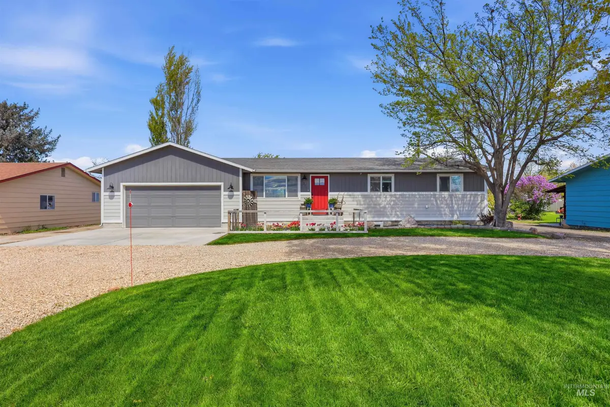 10370 Cherry Ln, Nampa, ID 83687 - #1