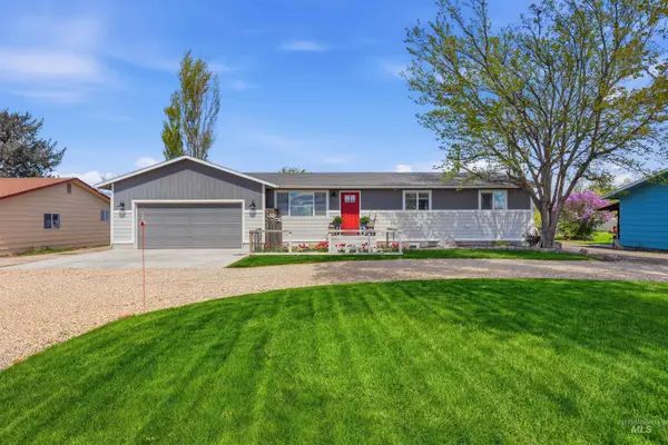 10370 Cherry Ln, Nampa, ID 83687