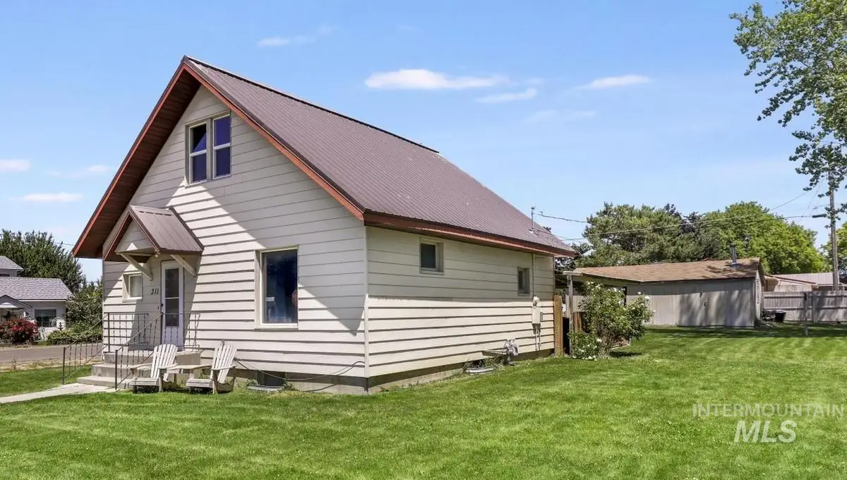 311 W 2nd St, Hansen, ID 83334 - #1