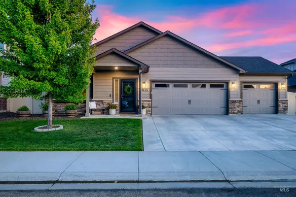 1833 E Cave Falls St, Kuna, ID 83634