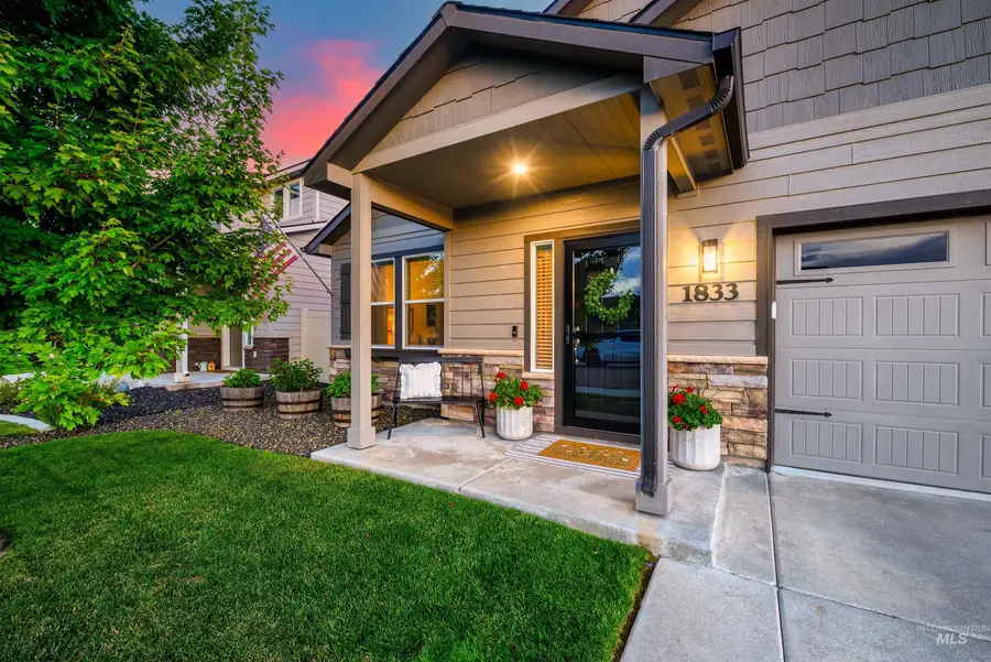 1833 E Cave Falls St, Kuna, ID 83634 - #3