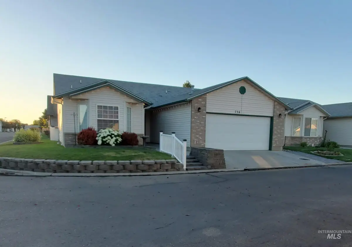 736 N Cambridge St, Nampa, ID 83651 - #1