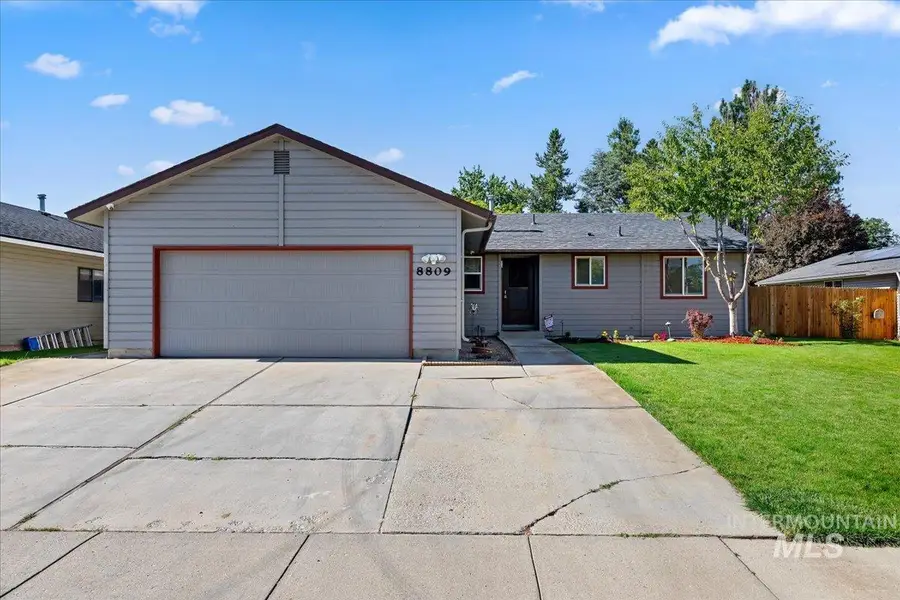 8809 W Canterbury St, Boise, ID 83704 - #2