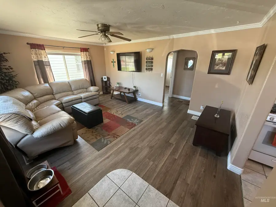 553 N Sparks St, Twin Falls, ID 83301 - #3
