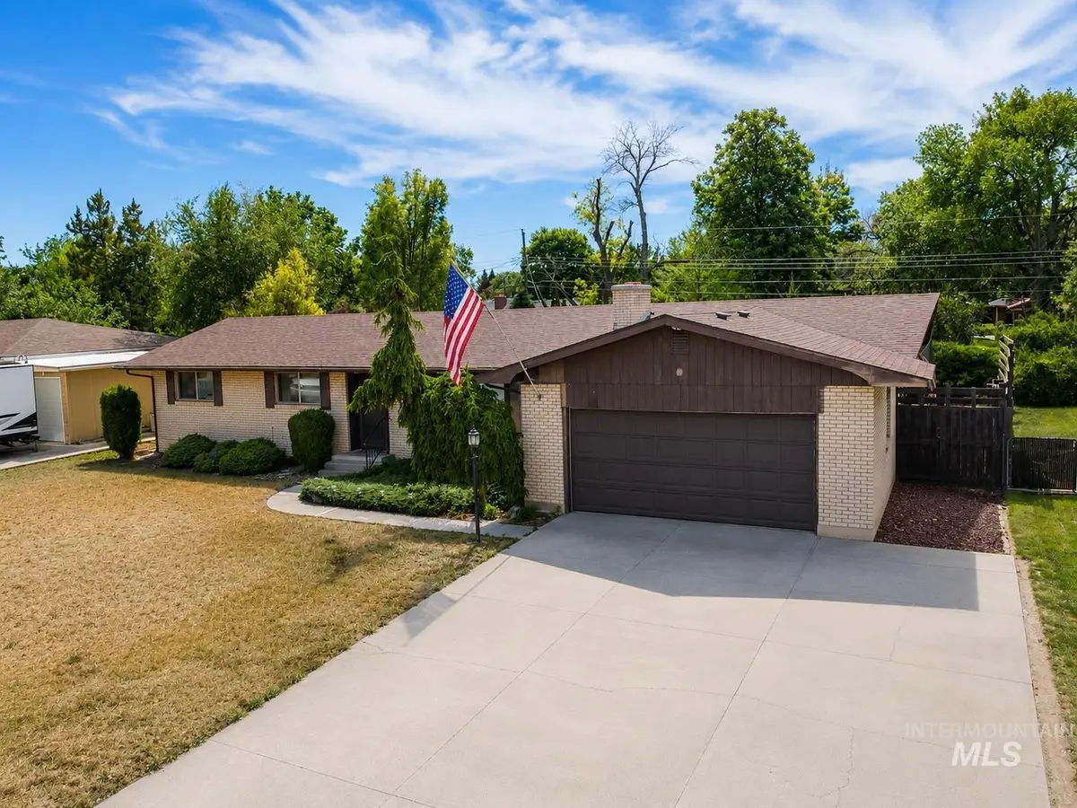 613 Sunrise Blvd N, Twin Falls, ID 83301 - #1