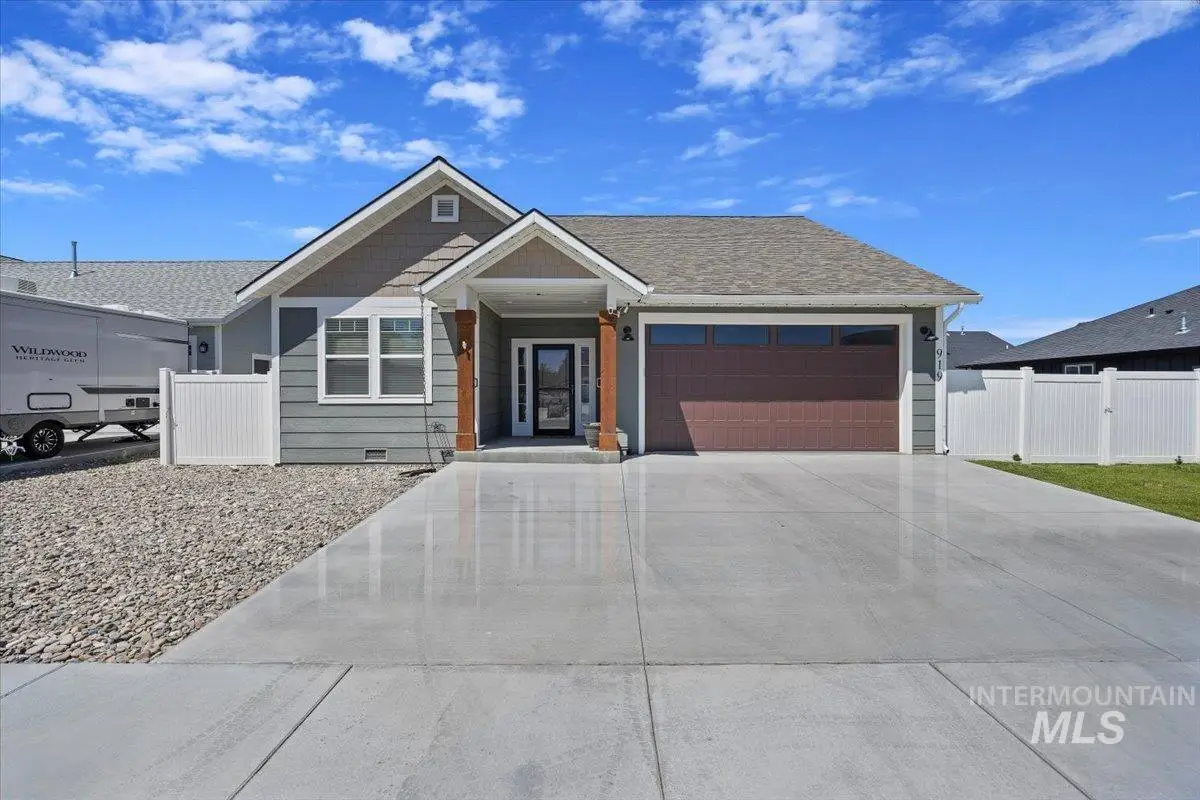 919 Victory Dr, Gooding, ID 83330 - #1
