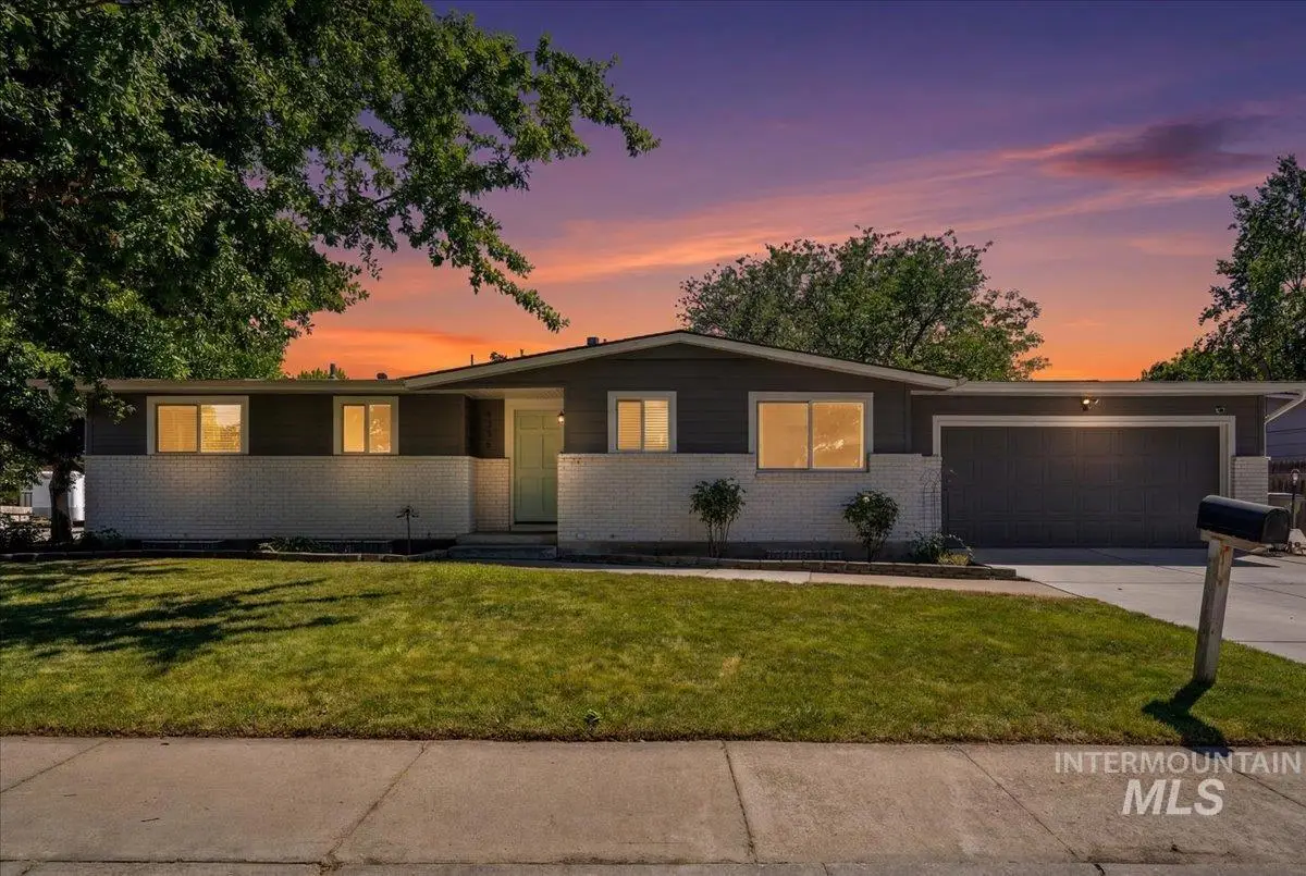 8395 W Valley View, Boise, ID 83704 - #1