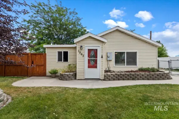 1207 W Willow Ave, Nampa, ID 83651