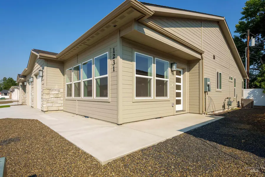 1231 Phillips Circle, Ontario, OR 97914 - #3