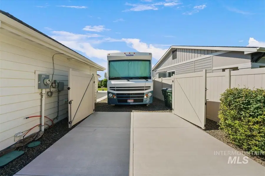1301 E Timber Trail Dr, Kuna, ID 83634 - #3
