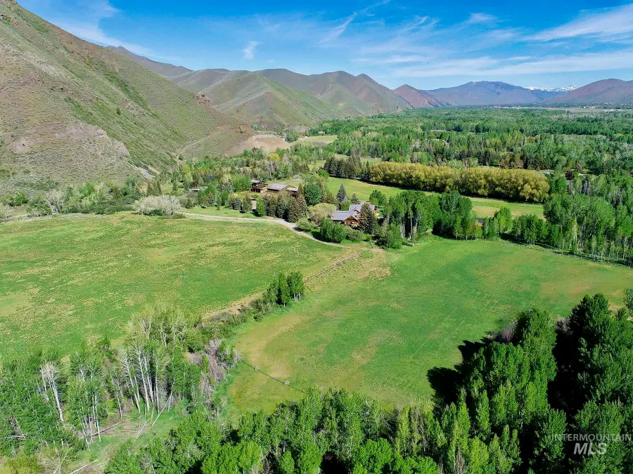 40 Fox Hollow Gulch Rd, Bellevue, ID 83313 - #2