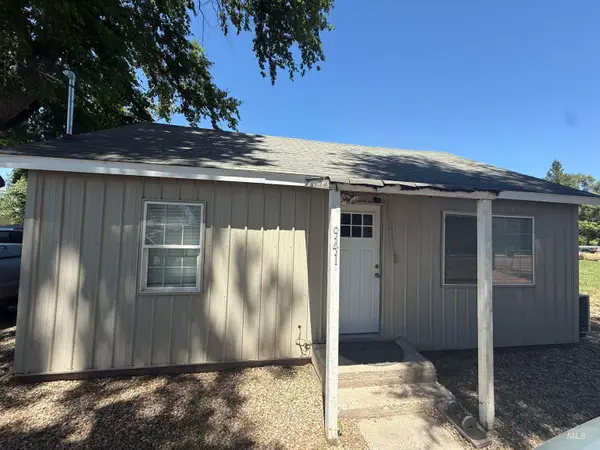 941 N 8th Ave, Payette, ID 83661