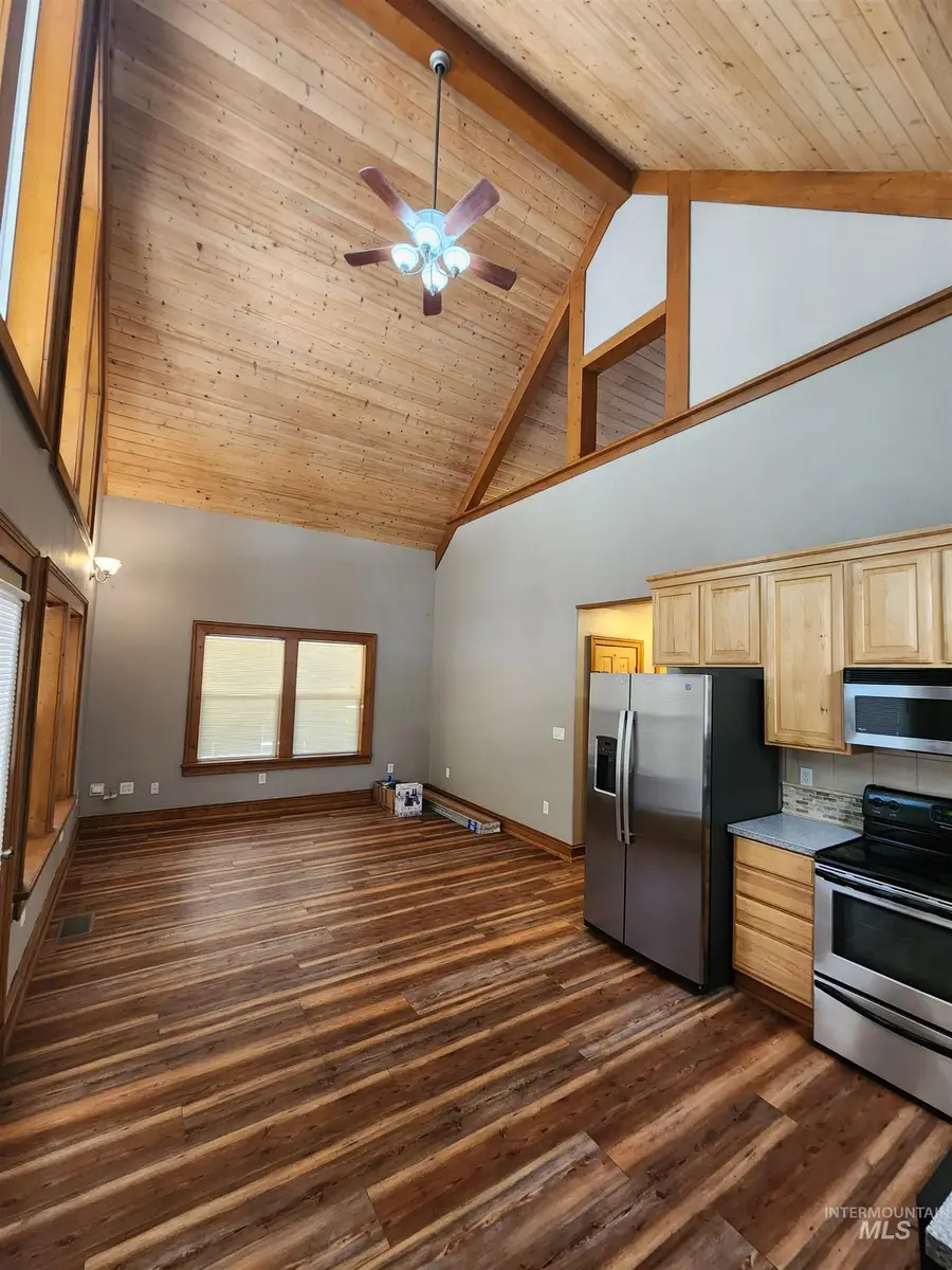 705 E Riverview Cir, Pine, ID 83647 - #3
