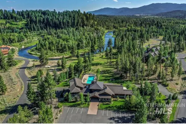31 Moonflower Ct, McCall, ID 83638