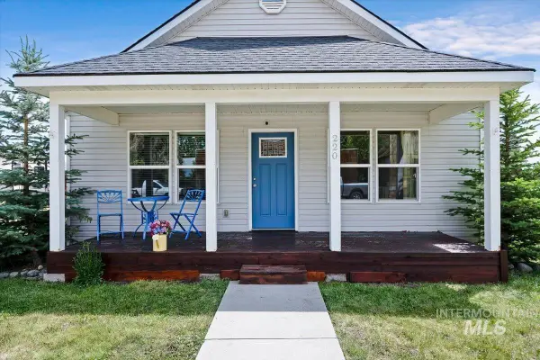 220 E Garnet, Fairfield, ID 83327