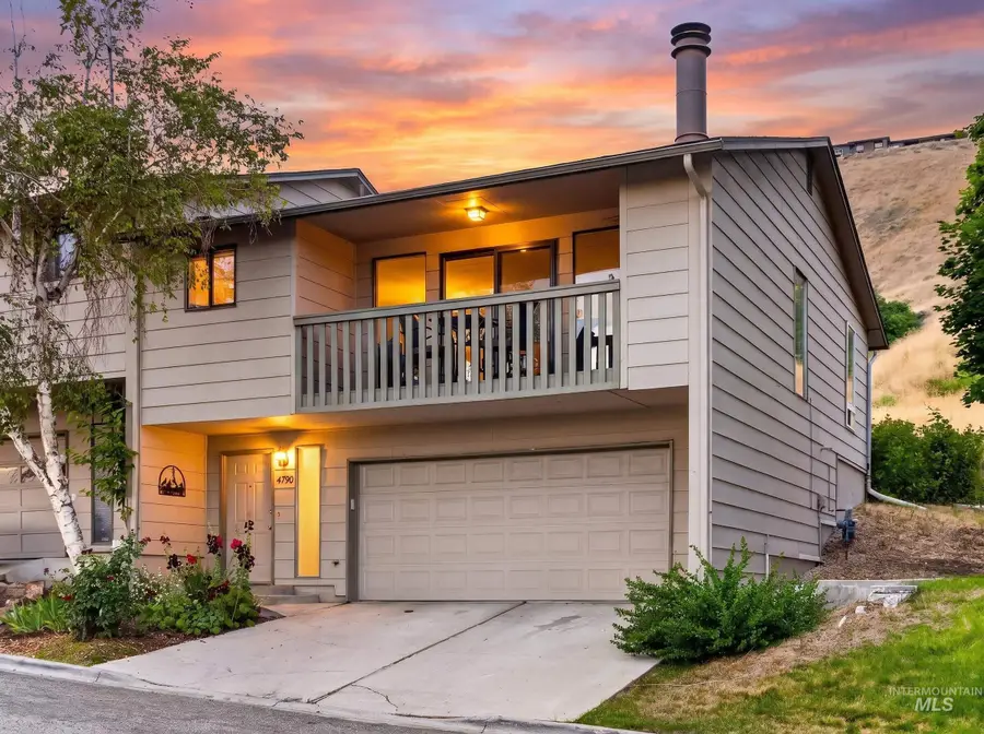 4790 Bitterbrush Dr, Boise, ID 83703 - #2