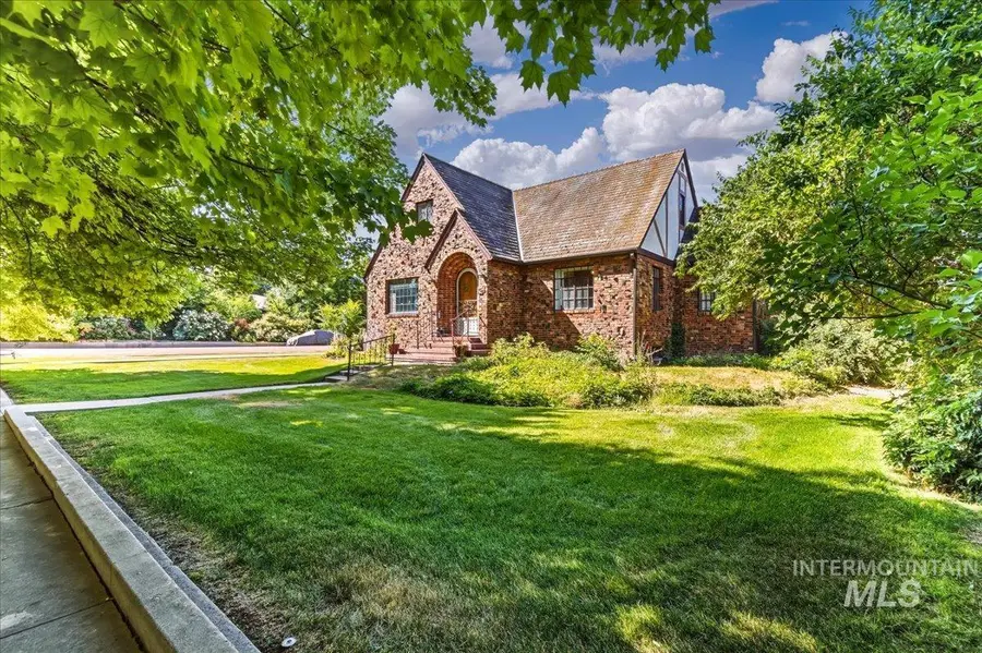 1424 Dearborn St, Caldwell, ID 83605 - #3