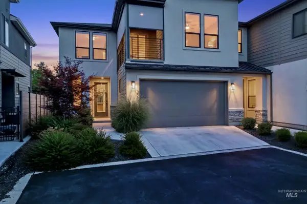 3263 S Sedgebrook Ln, Eagle, ID 83616