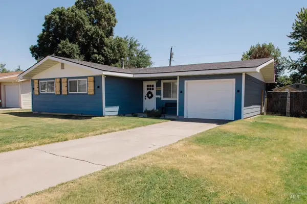 1270 N 3rd E, Mountain Home, ID 83647