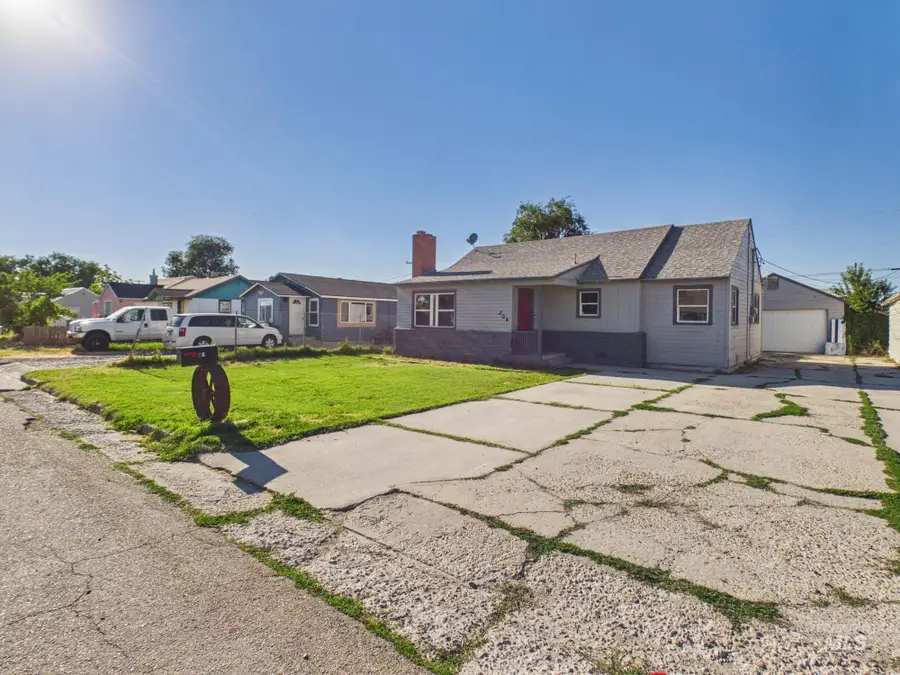 204 Anderson St, Caldwell, ID 83605 - #2