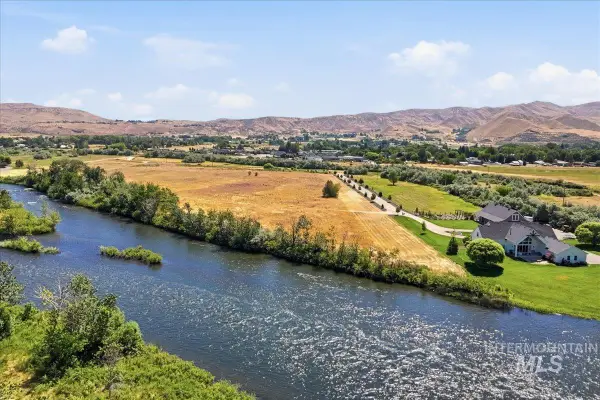 2325 River Ranch Ln, Emmett, ID 83617