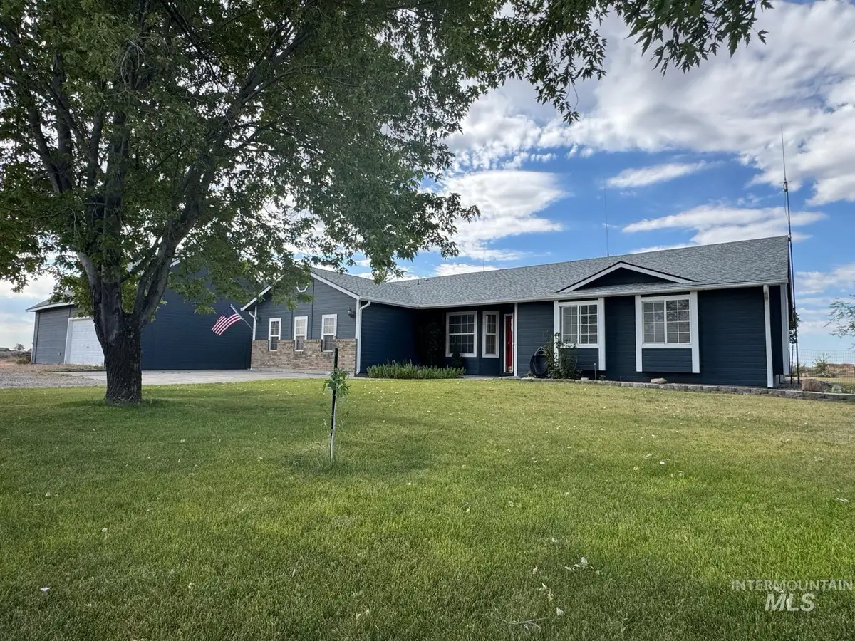 3301 SW Smith Rd, Mountain Home, ID 83647 - #1