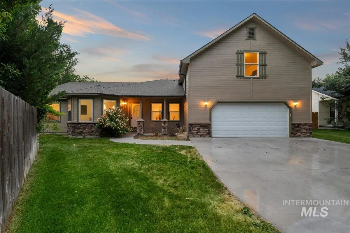 1231 N 14th East, Mountain Home, ID 83647 - #1
