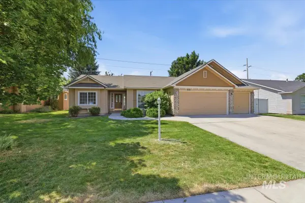 831 W Oakmont Ave, Nampa, ID 83686