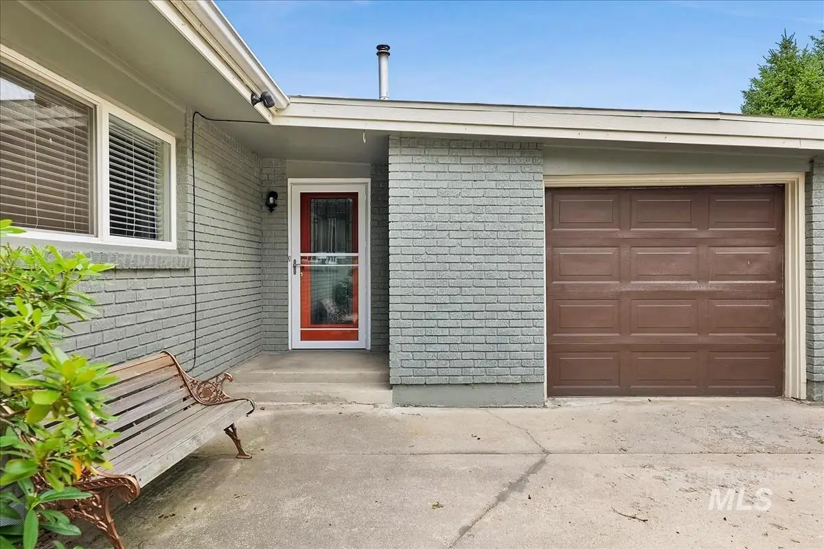 7141 W Hill Rd, Boise, ID 83714 - #1