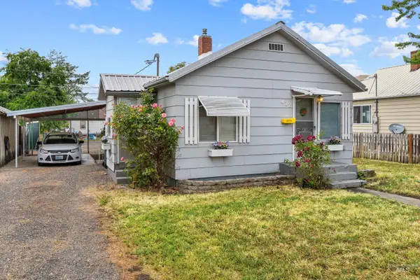 422 7th St, Clarkston, WA 99403