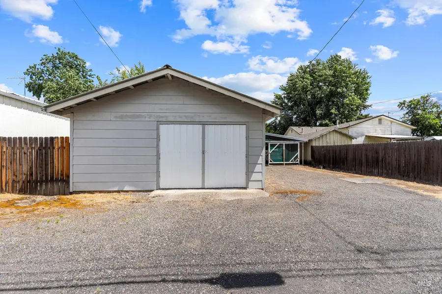422 7th St, Clarkston, WA 99403 - #2