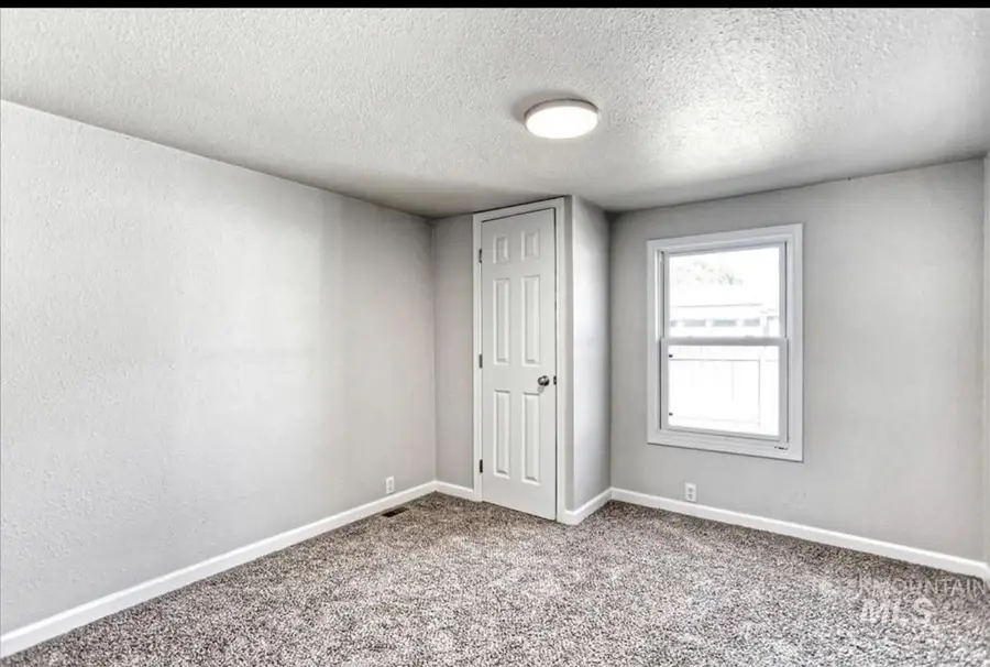 1182 SE 11th Ave, Ontario, OR 97914 - #3