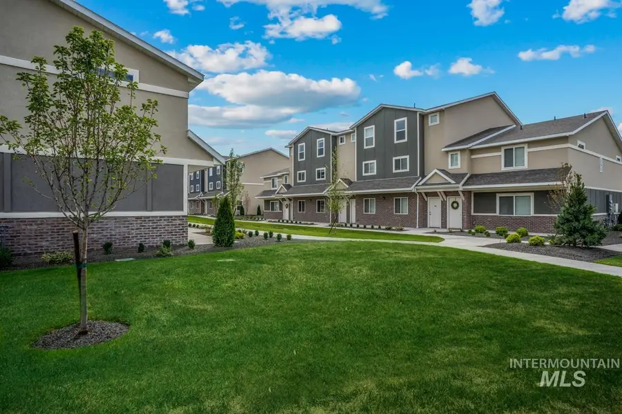 3710 N Centrepoint Way Bldg Q, Meridian, ID 83646 - #2