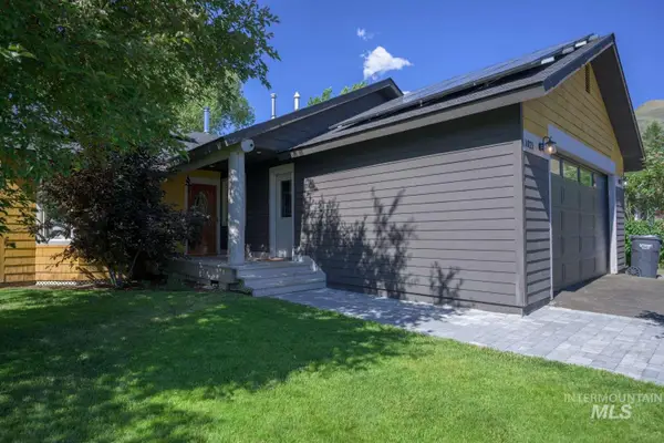 1021 Cherry Hill Dr, Hailey, ID 83333