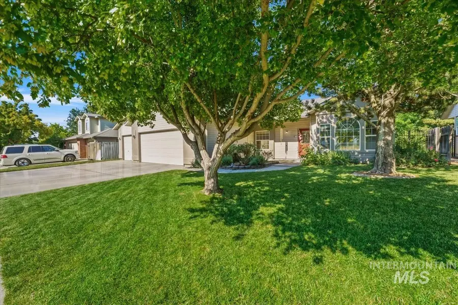 1748 W Goldsmith Ave, Meridian, ID 83642 - #3