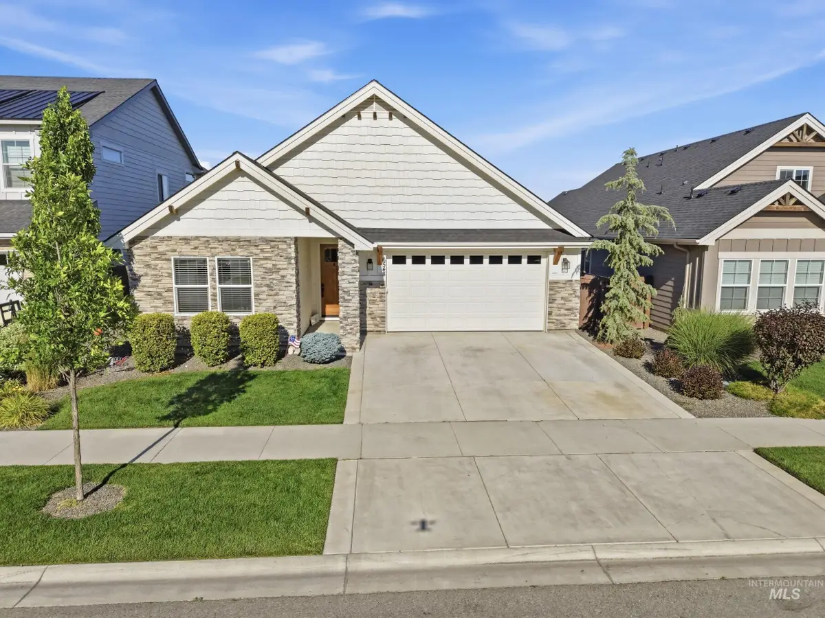 6548 N Oakstone Ave, Meridian, ID 83646 - #1