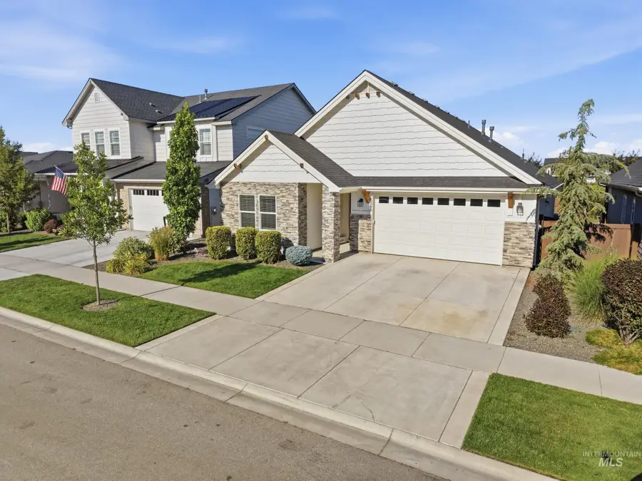 6548 N Oakstone Ave, Meridian, ID 83646 - #2