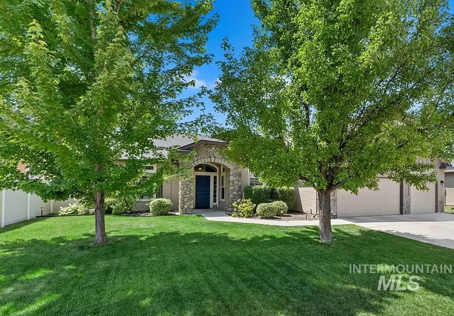 2127 W Wapoot Dr, Meridian, ID 83646 - #2