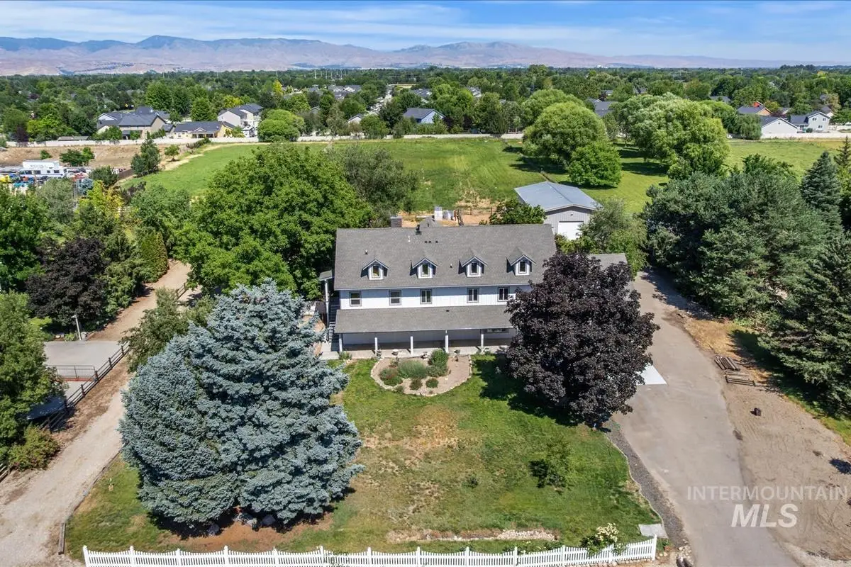 3040 N Duane Dr, Meridian, ID 83646 - #1