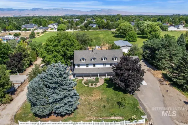 3040 N Duane Dr, Meridian, ID 83646