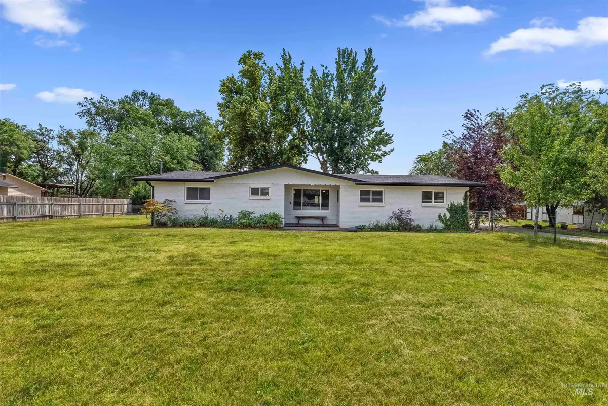 355 E Beacon Light Rd, Eagle, ID 83616 - #1