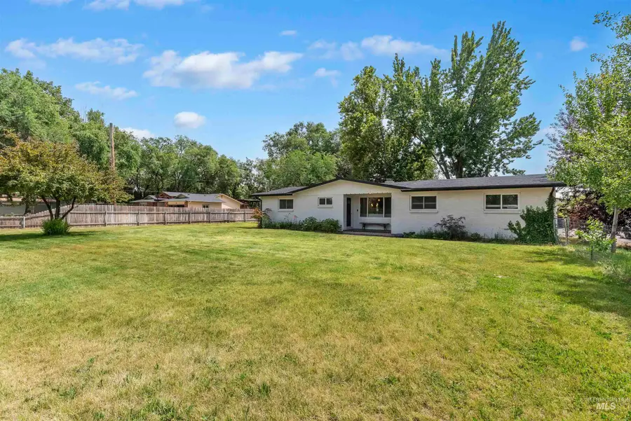 355 E Beacon Light Rd, Eagle, ID 83616 - #2