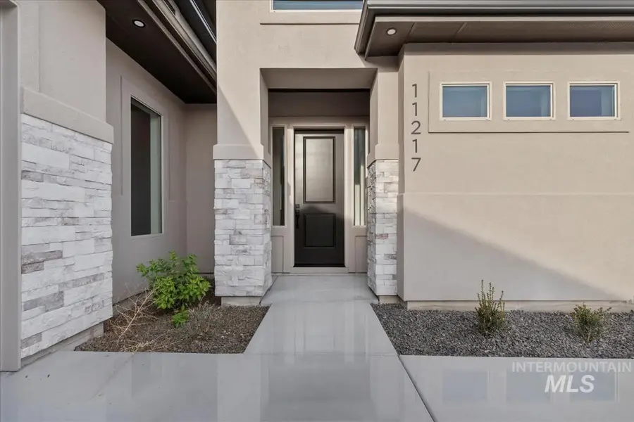11127 S Corballis Ln, Kuna, ID 83634 - #2