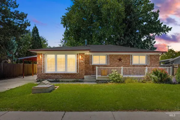 8941 W Donnybrook Dr, Boise, ID 83709