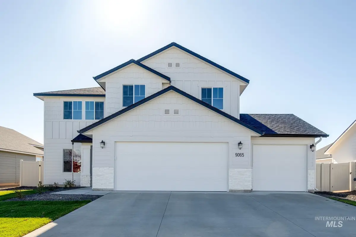 8382 E Cool River Lp, Nampa, ID 83687 - #1