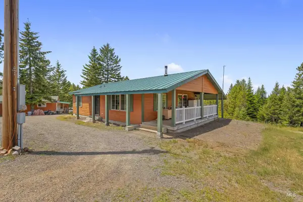 43874 Yellow Pine Avenue, Winchester, ID 83555