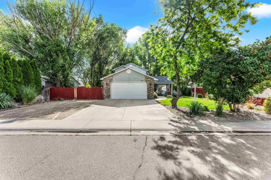 908 S 25th Street, Nampa, ID 83686 - #2