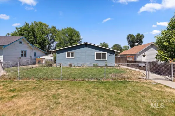 409 17th Avenue N, Nampa, ID 83687
