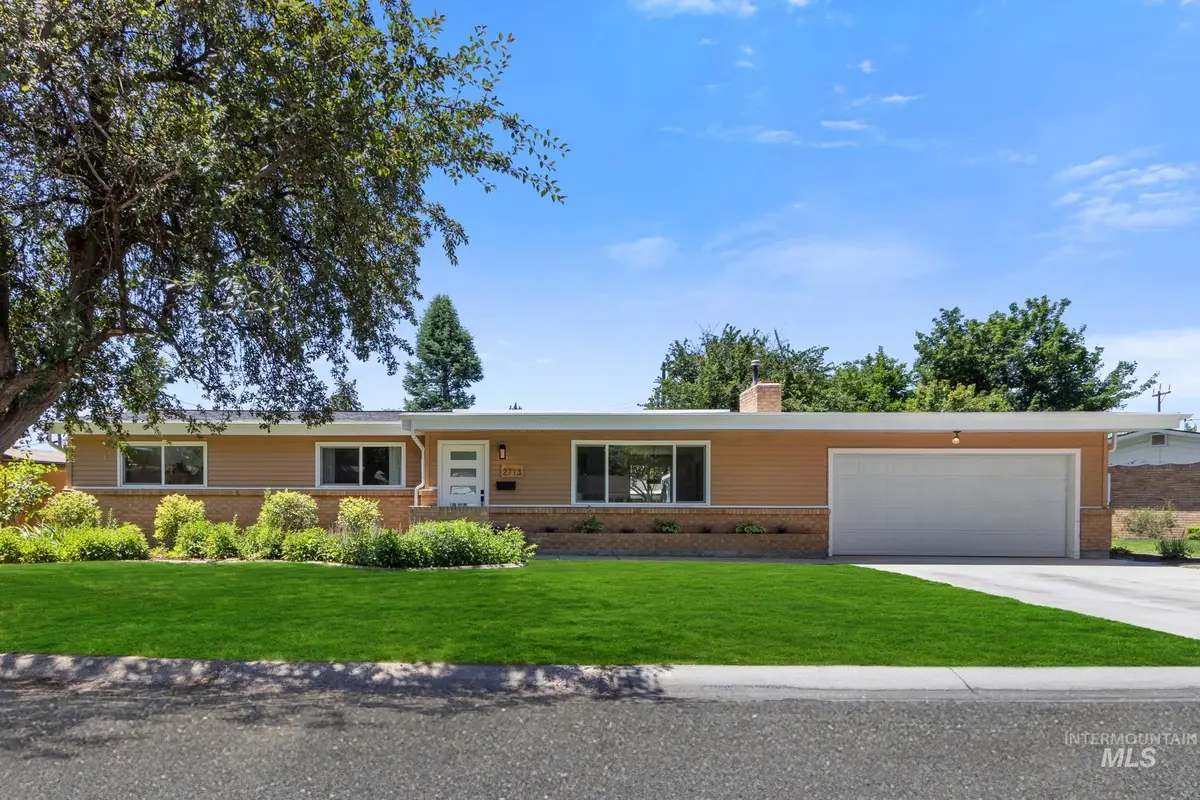 2713 S Laurelhurst Dr, Boise, ID 83705 - #1